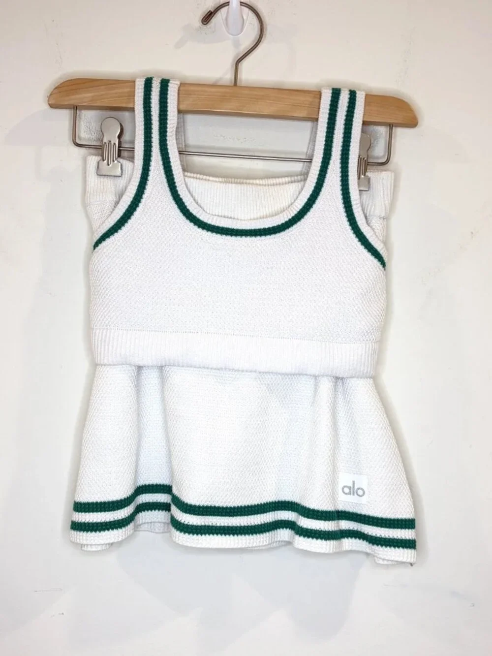 2 PC SET! Alo Yoga Tennis Club Sweater Knit Bra & Skort XXS White/Spruce Green